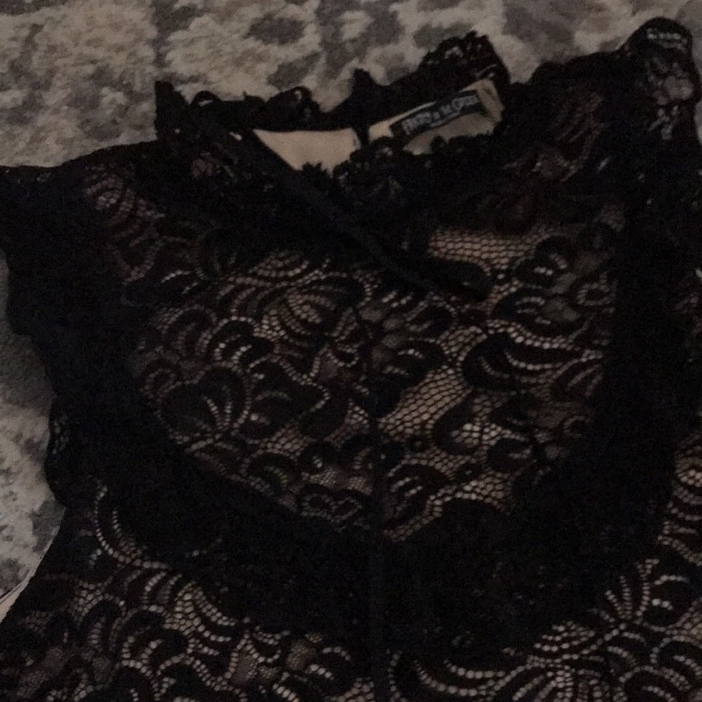 Black lace top - Picture 2 of 5